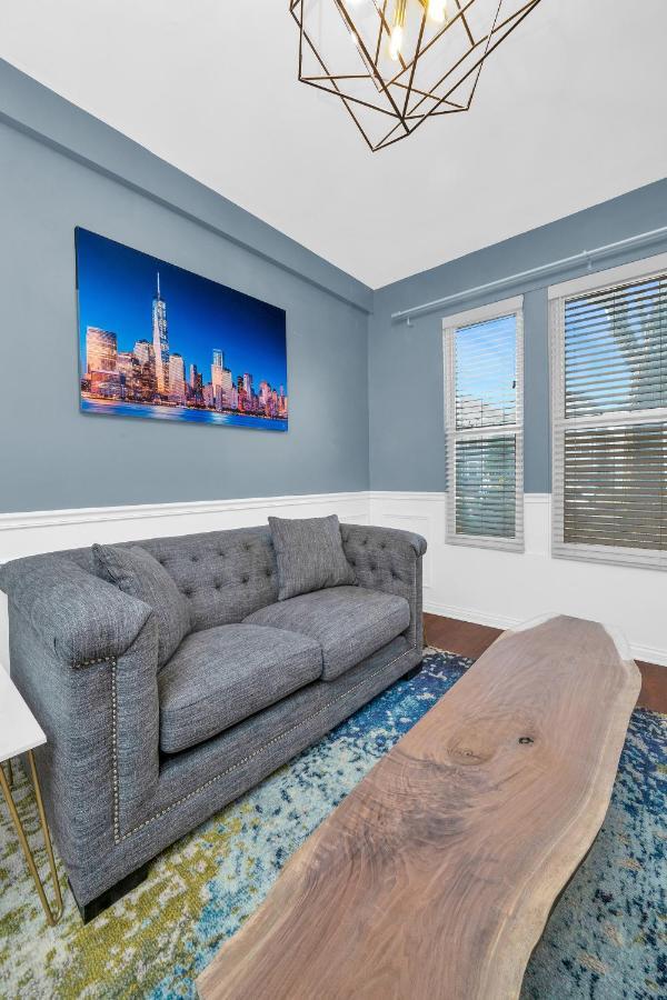 Modern 2 Bedroom In Avondale