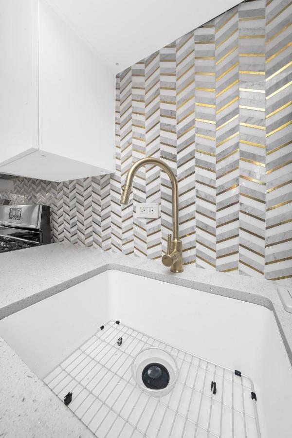 Modern 2 Bedroom In Avondale Apartment Chicago